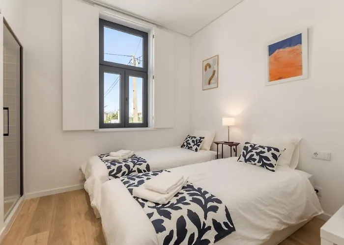 Casa Camarinhas أفيرو