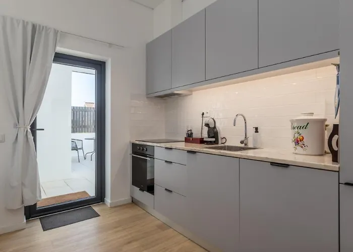 Casa Camarinhas بيت للعطل أفيرو